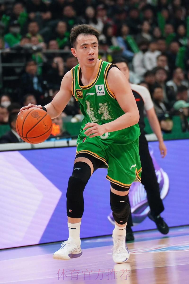 赵继伟工作室发文：赵继伟CBA职业生涯三分命中总数达900个